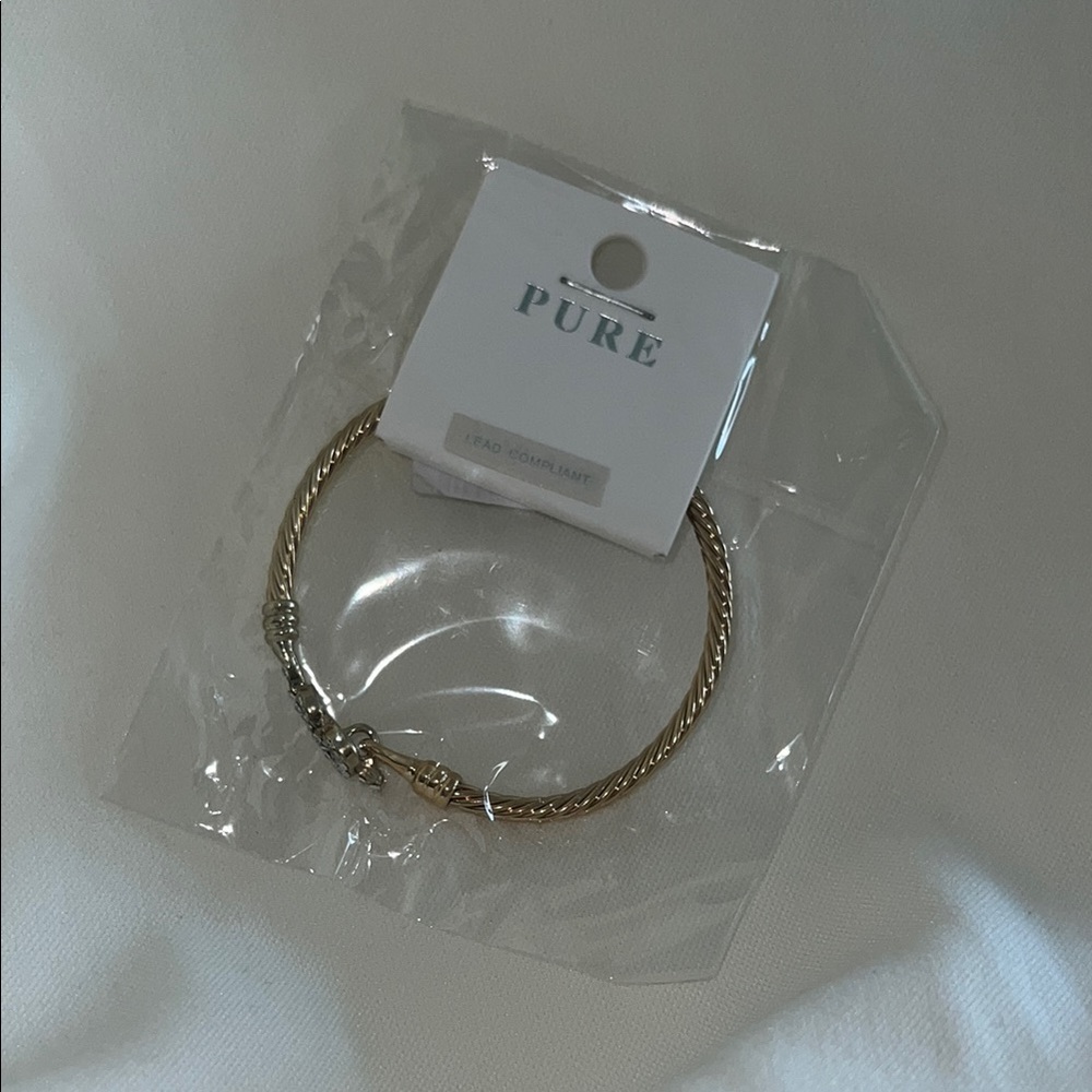 Twisted Pretzel Gold Bracelet - Picture 2 of 4